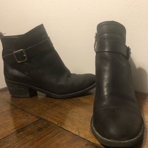 Vince camuto short black bootie
